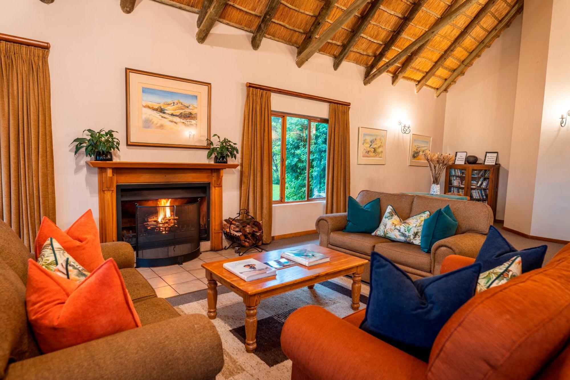 Montusi Mountain Lodge Bonjaneni المظهر الخارجي الصورة