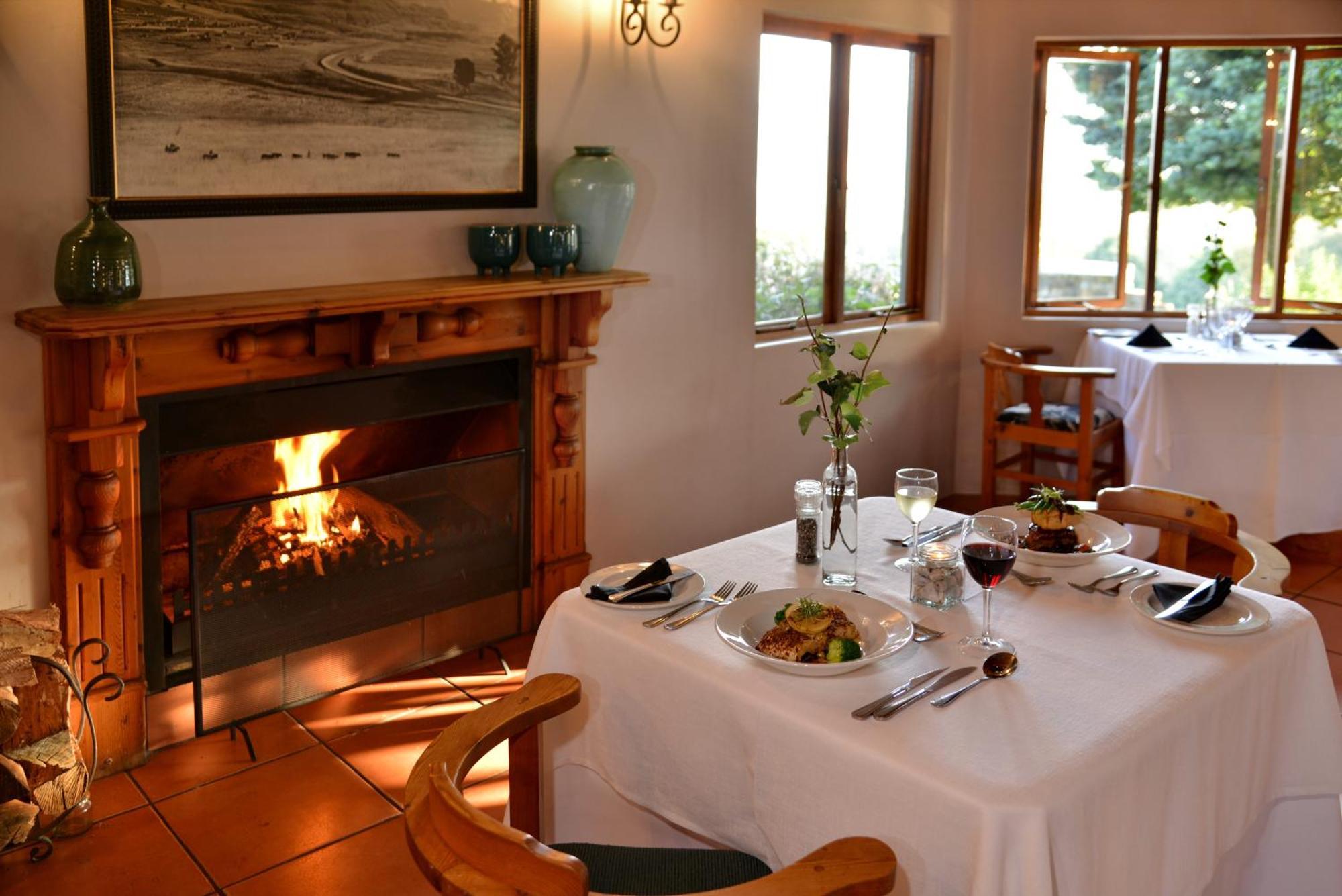 Montusi Mountain Lodge Bonjaneni المظهر الخارجي الصورة