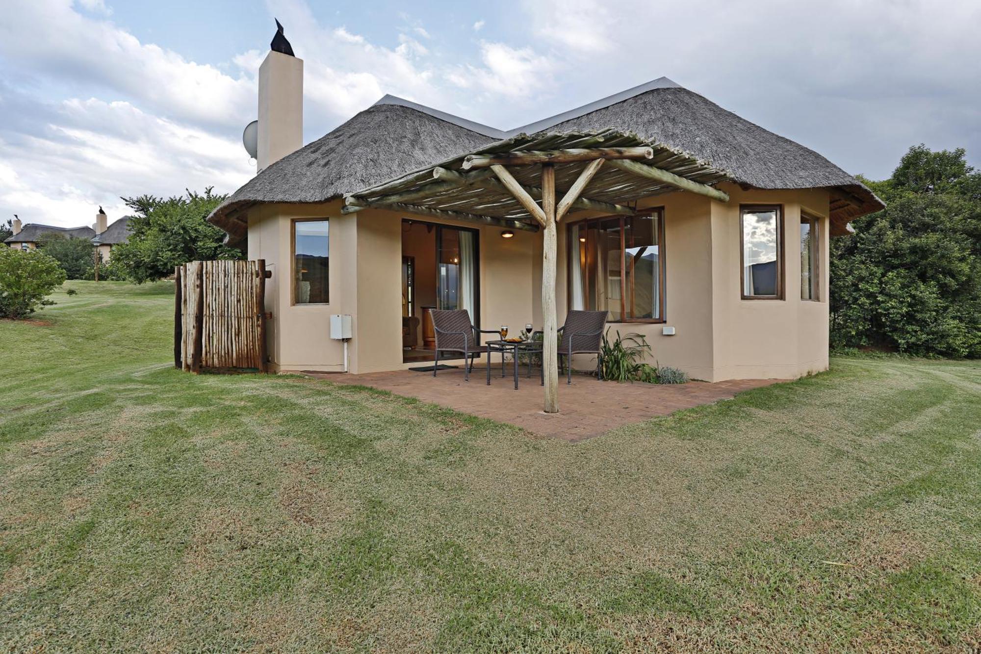Montusi Mountain Lodge Bonjaneni الغرفة الصورة