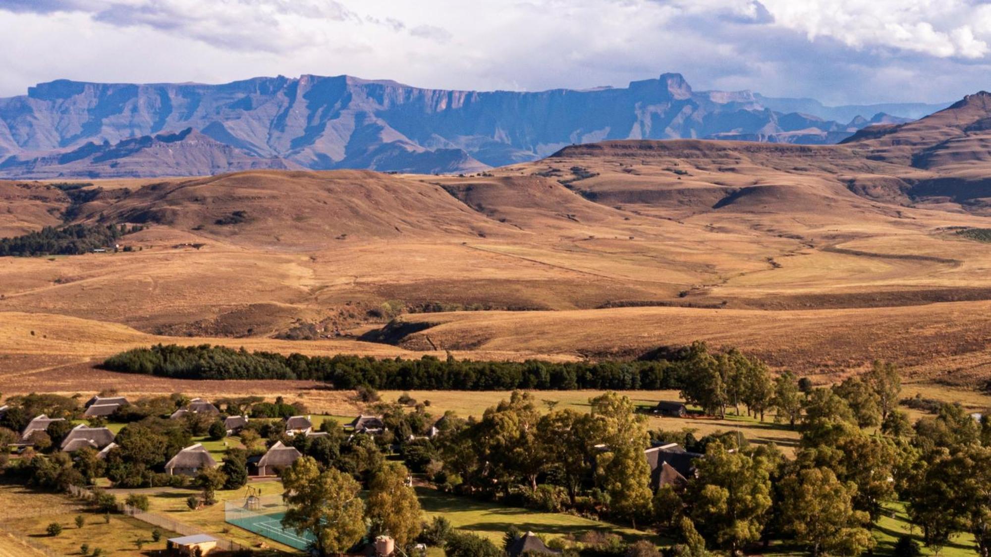 Montusi Mountain Lodge Bonjaneni المظهر الخارجي الصورة