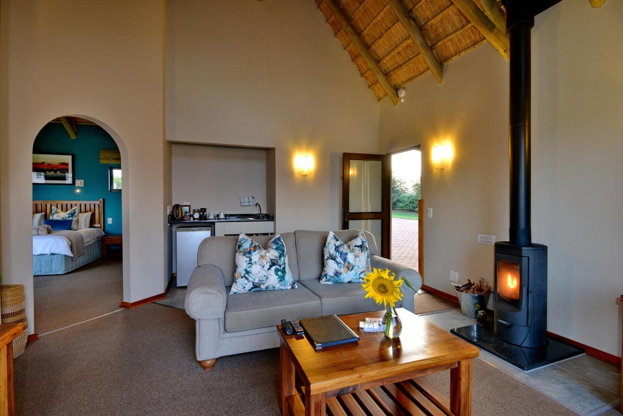 Montusi Mountain Lodge Bonjaneni المظهر الخارجي الصورة